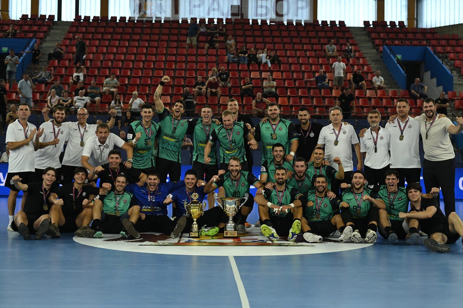 Rukometaši trijumfalno otvorili sezonu – odbranjen trofej Superkupa Srbije
